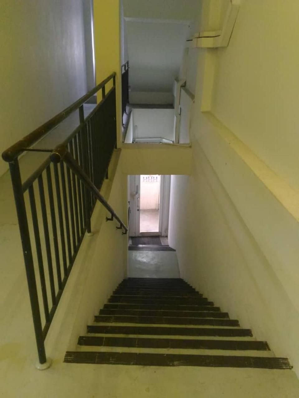 Hawk Hotel & Hostel Kuala Lumpur Extérieur photo