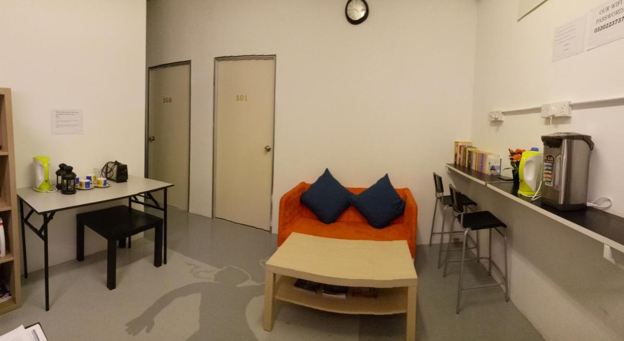 Hawk Hotel & Hostel Kuala Lumpur Extérieur photo