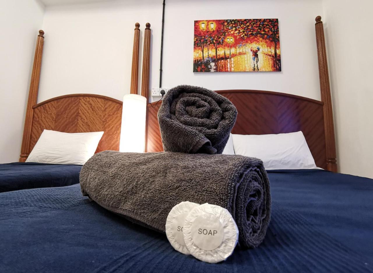 Hawk Hotel & Hostel Kuala Lumpur Extérieur photo