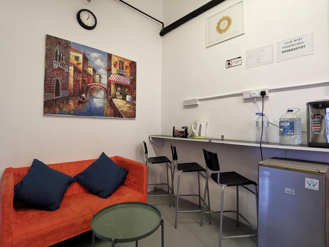 Hawk Hotel & Hostel Kuala Lumpur Extérieur photo